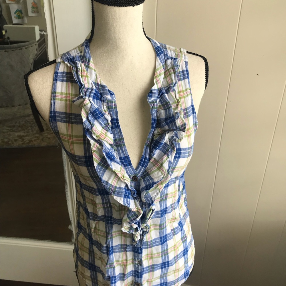 Bundle 4 for $20. Sleeveless button up ruffles